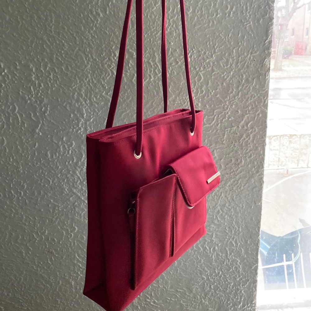 Red Purse - Picture 2 of 8